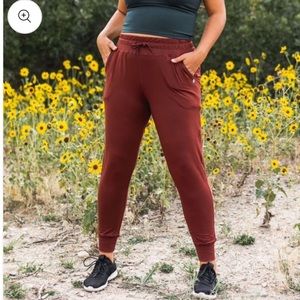 Senita Athletics weekend joggers bronze